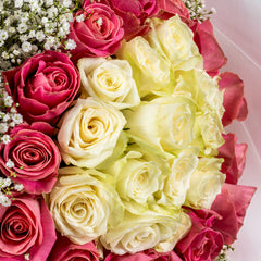 Bouquet of peach and white roses